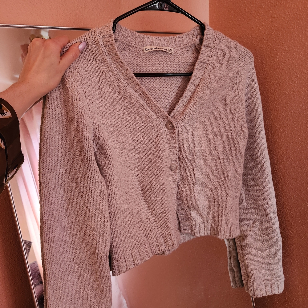 NWT Light Grey Abercrombie Button-Up Women Sweater Cardigan